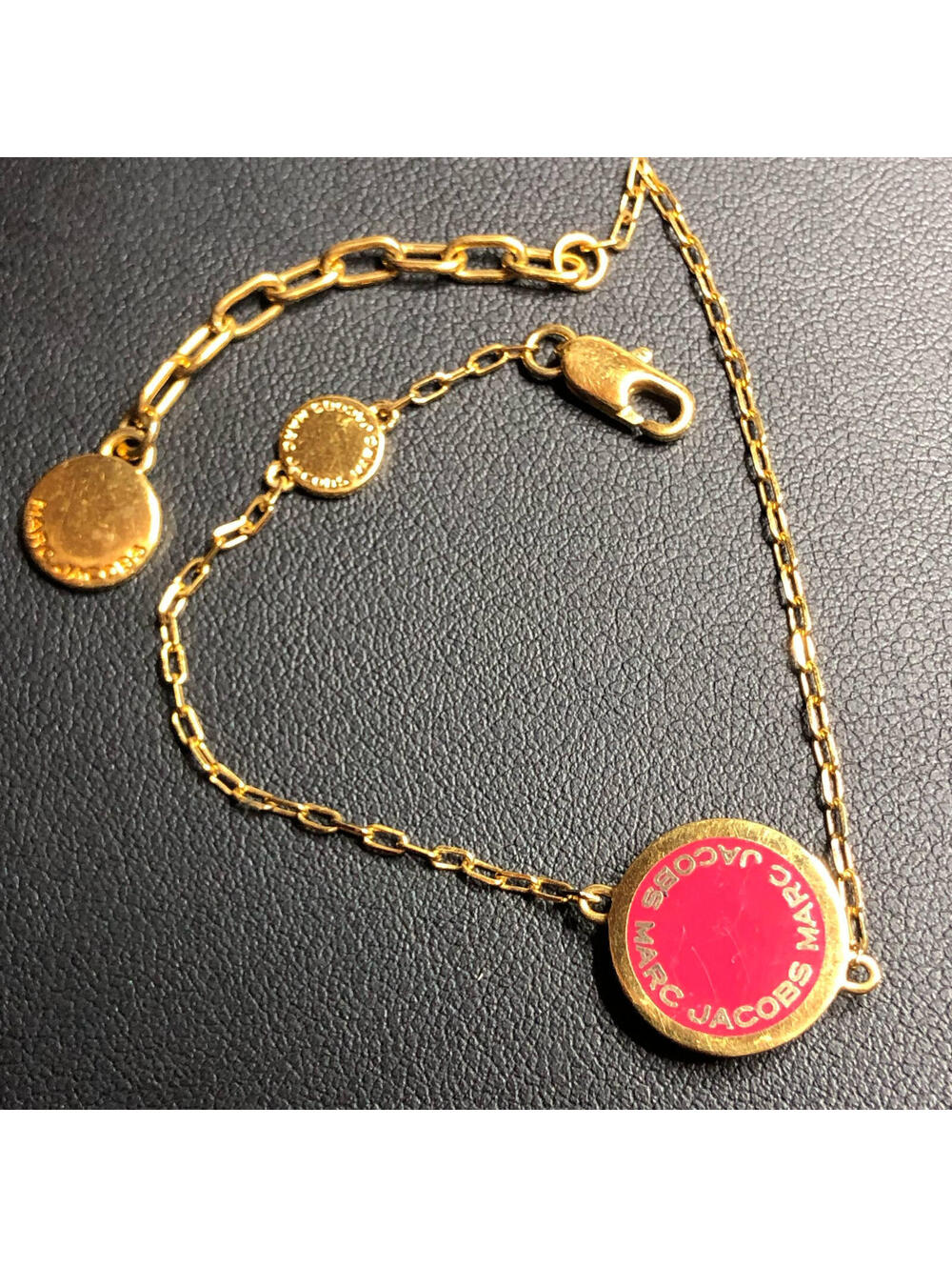 4352 Marc By Marc Jacobs Earrings 12mm Logo red enamel goldtone Bracelet - Picture 2 of 3